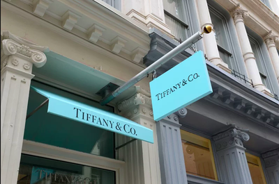 A street view of the Tiffany store in NYC.