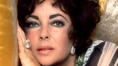 Liz Taylor wearing the Krupp diamond