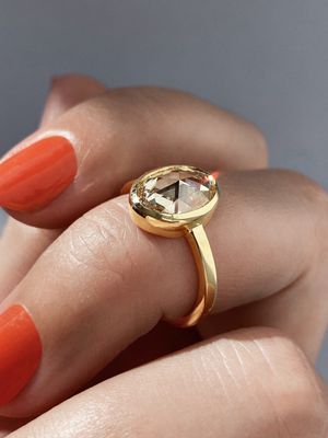 Oval rose cut diamond bezel setting